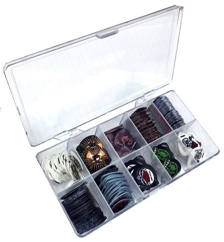 -Box of 300 picks / 10 gadges